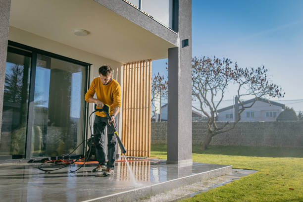 Best Animal Enclosure Cleaning  in Chapman, KS